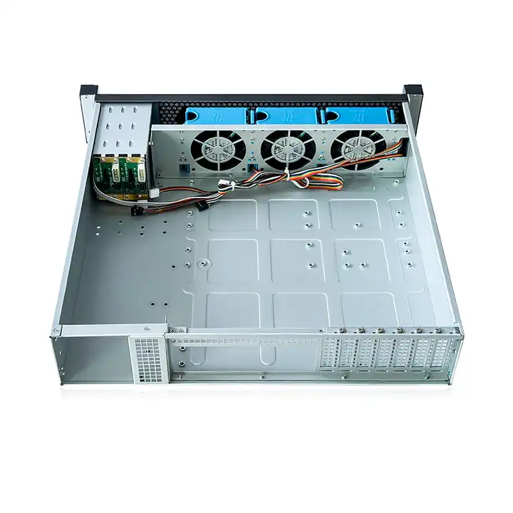 2U 랙 마운트 케이스 모델 ISC-RC2U430AB4-L 2.5인치 핫스왑 베이 4개(3개)