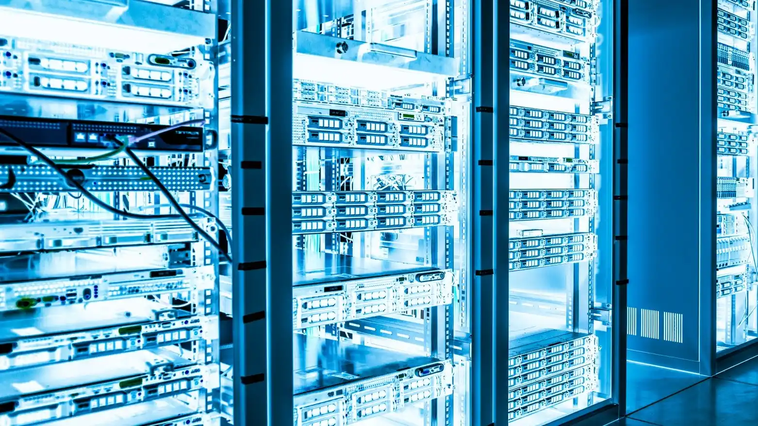 دليل اختيار هيكل مركز البيانات لأعباء عمل تدريب الذكاء الاصطناعي 2