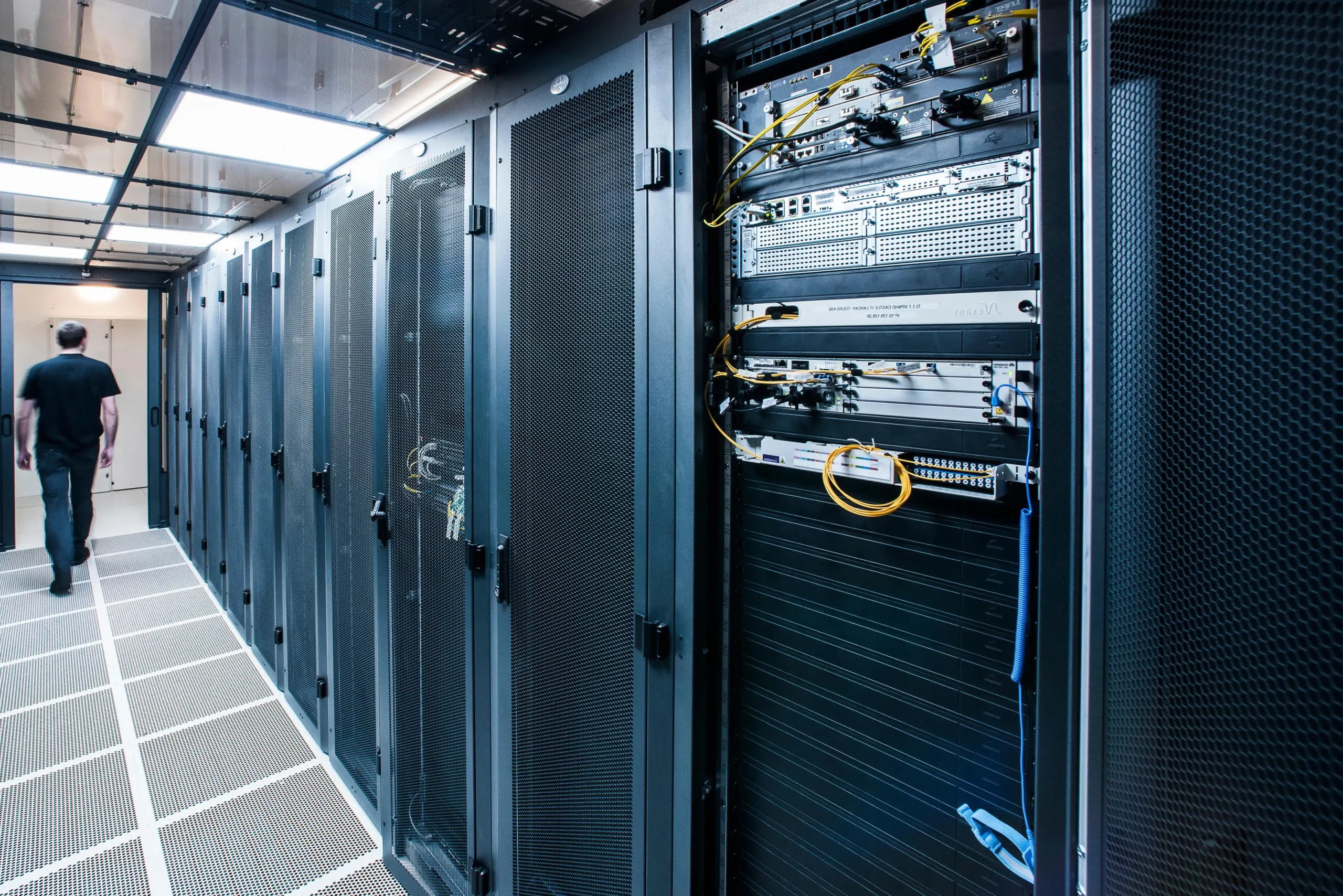 دليل اختيار هيكل مركز البيانات لأحمال عمل التدريب على الذكاء الاصطناعي 3 المتدرجة