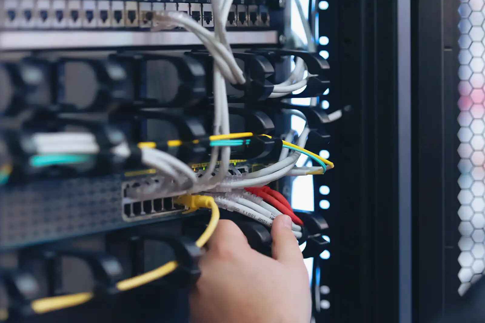 How to Calculate the Required Rack Depth